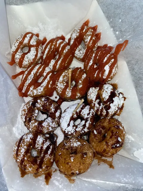 Chani's Donuts (Shaw-nees)