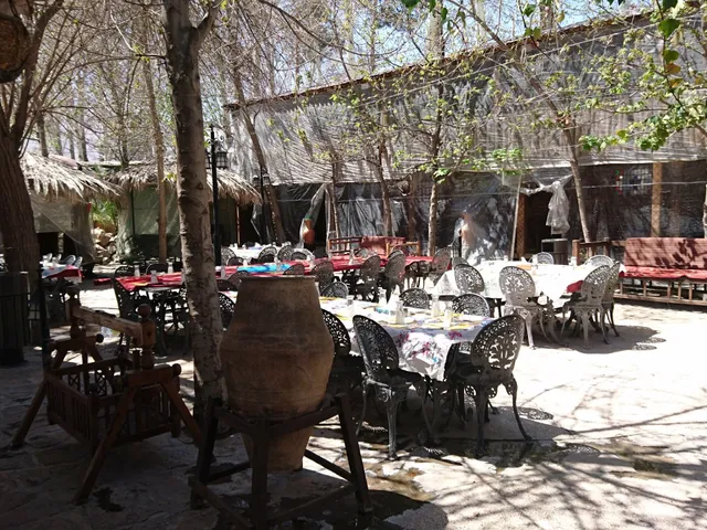 Nakhlestan Restaurant
