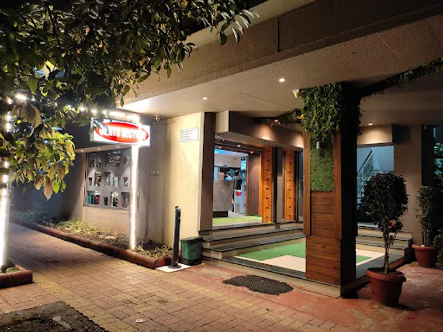 Manpasand Family Garden Restaurant & Bar