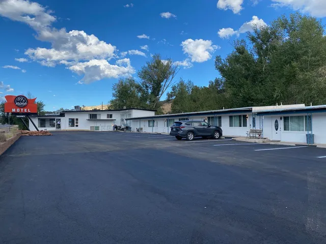 89 & Nine Motel