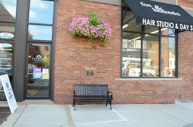 Refine 309 Women's Boutique