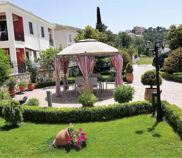 Delphin Rooms Sivota