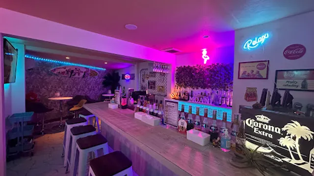 cafe&bar moani Produce by accel.