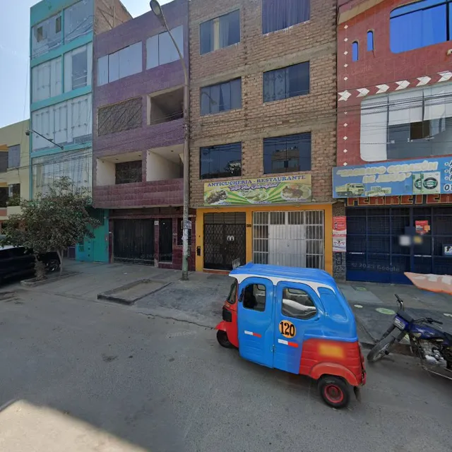 Anticucheria- La tia Corazón.