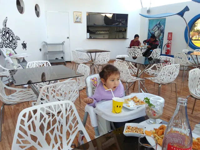 Los Ceviches de Kike Restaurant Nautico