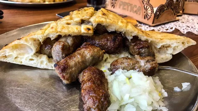 Ćevabdžinica Petica Ferhatović