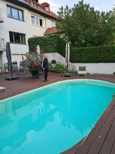 Apartment by the pool