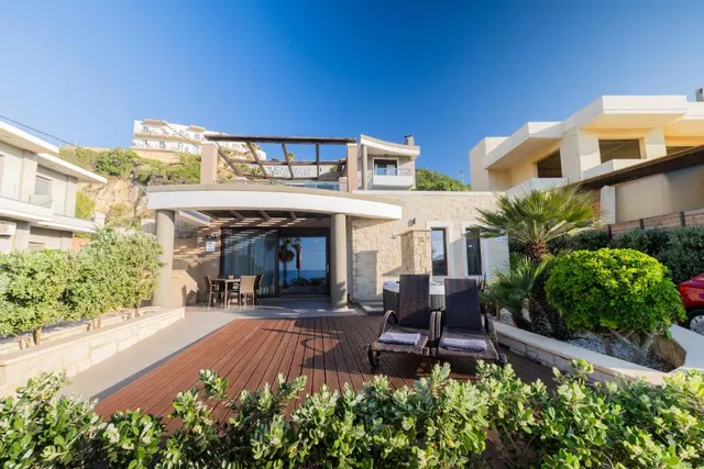 Villy Luxury Homes by the sea