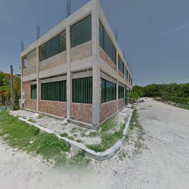 Mercado y Cantina La Oficina 120