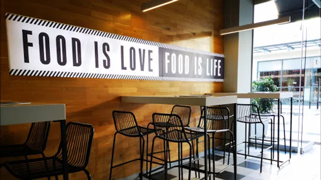 Square 16 - Burger Restaurant