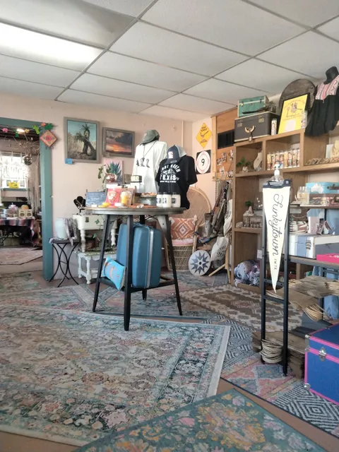 Roadrunner Rock n Resale