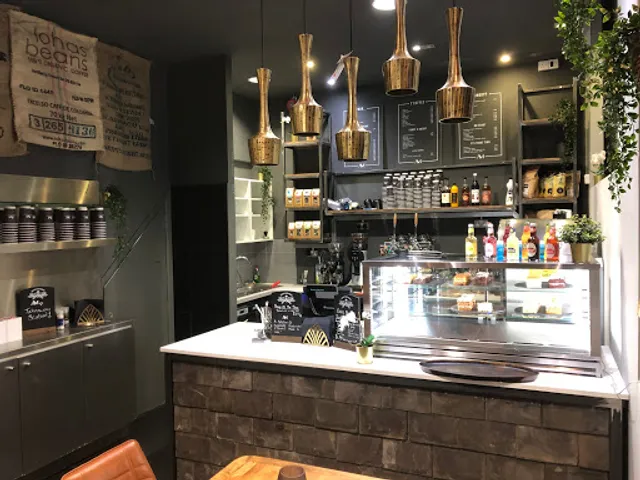 Annie Maison - Kitchen & Bar