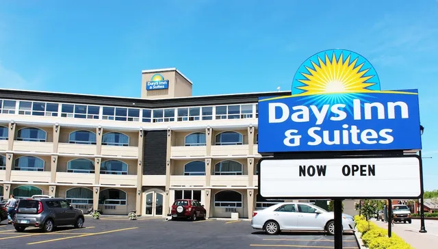 Days Inn & Suites by Wyndham North Bay Downtown