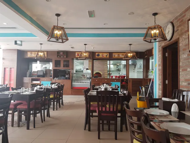 Automatic Restaurant - Ghubra