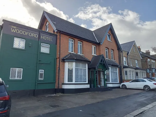 The Woodford Hotel