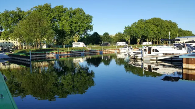 Stadtmarina Brandenburg Boote & Camping