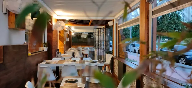 Restaurante 'eL oTro' Los Troncos