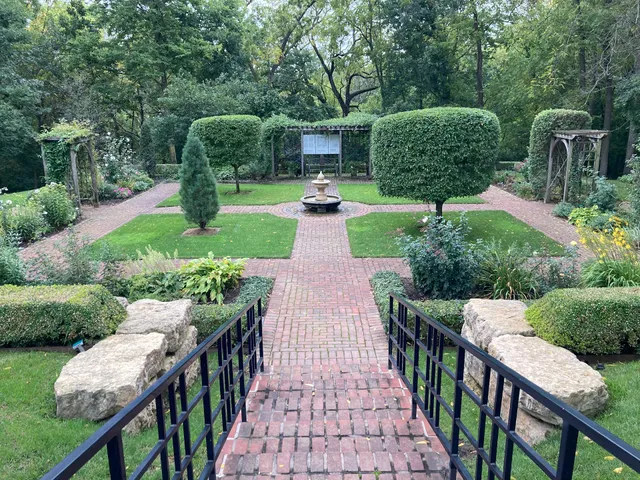 Dubuque Arboretum & Botanical Gardens