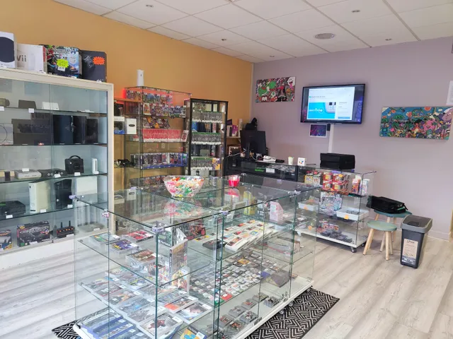 GAMEWORLD - Cash and Trade