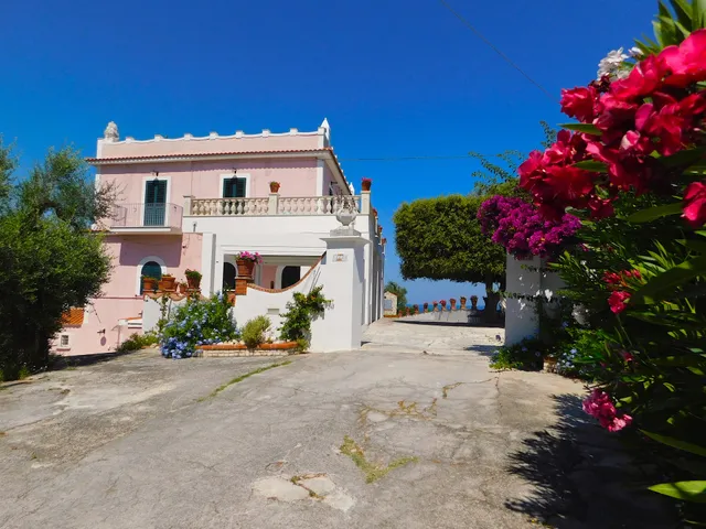 Villa Maria Manicone • Appartamenti De Luxe