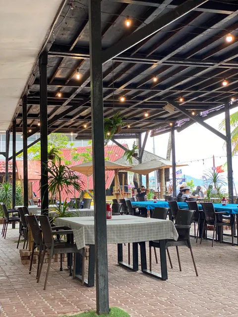 Sandy Beach Restaurant