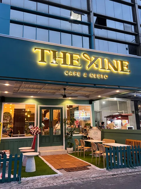 The Vine - Cafe & Resto