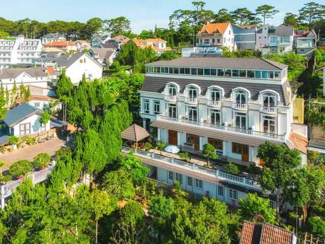 khách sạn Diệu Thông