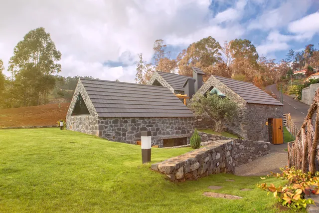 Palheiros do Serrado