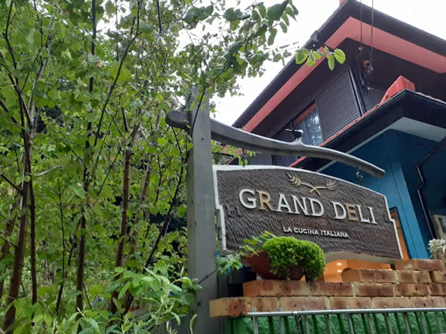Grand deli
