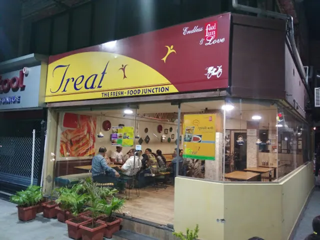 Treat Cafe & Restaurant