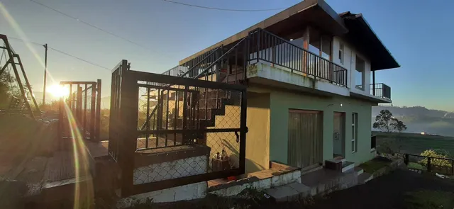 Club square holidays