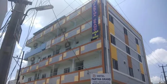 iRoomz Hotel Partha Grand