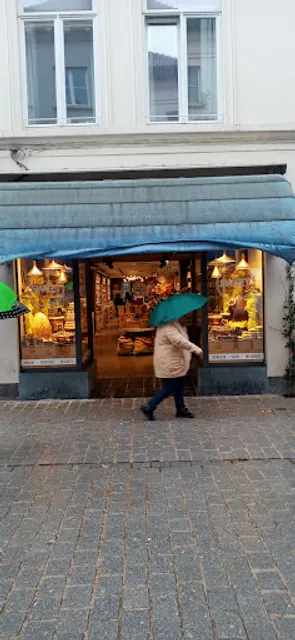 Chez Hari | Waffle - Ice Cream - Coffee | Gaufres