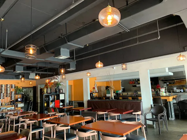 Rice Asian House, Sushi & Thai