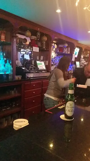 Middle River Inn Sports Bar & Grill