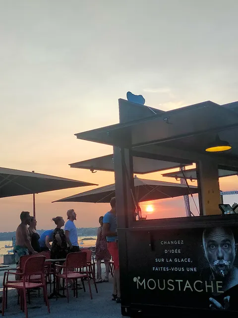 Glaces Moustache Saint-Suliac Artisan Glacier