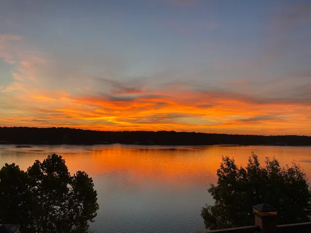 VRBO on Grand Lake -Living Well