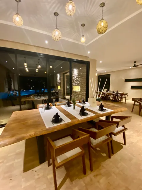 Le Tissa : Café & Restaurant