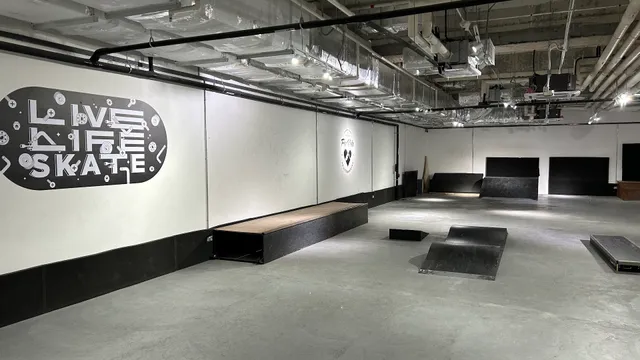 Por Vida Skateboarding Indoor Park and School