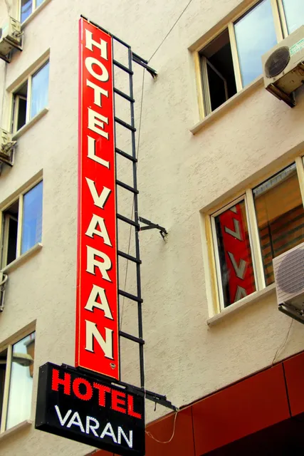 Hotel Varan