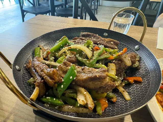 Spice Bazaar Uyghur Restaurant 小巴扎新疆餐厅