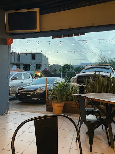 Los de Abajo Taquería