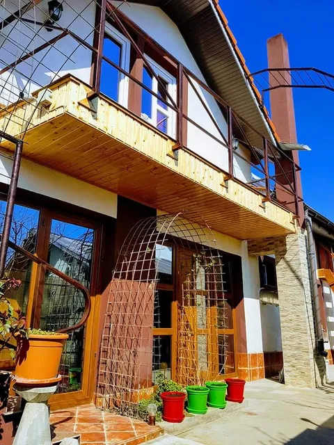 House "Dreams of Summer"