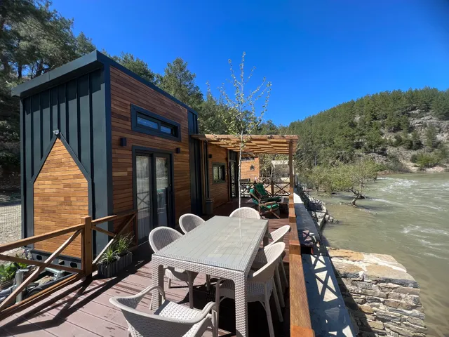 Canyon Tiny House Hotel