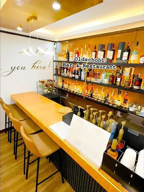 OLDSCHOOL BAR & RESTAURANT BOLINAO