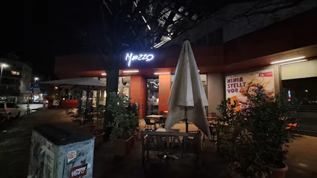 Cafe Mezzo