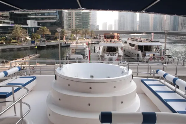 OYO Home 241 2BHK Marina Suite