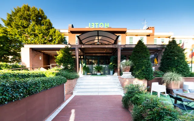 HOTEL QUERINI. Essential Business Hotel a Sandrigo