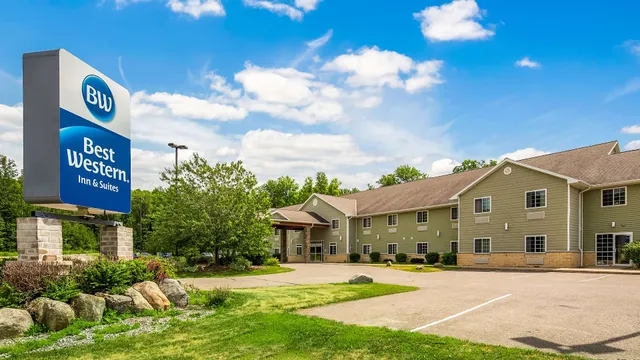 Crandon Inn & Suites Hotel near Rhinelander, WI