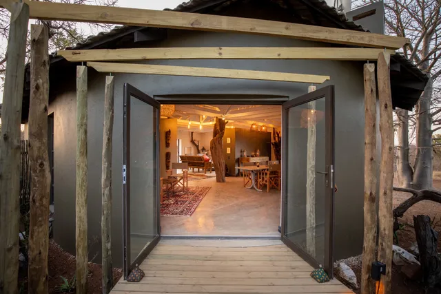 Antares Bush Camp & Umgede Hide